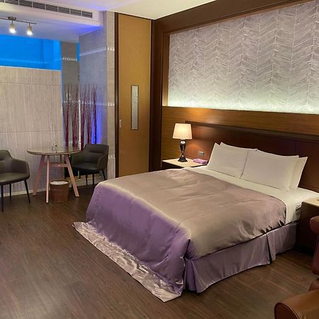 Purple Garden Motel Kaohsiung Exterior foto