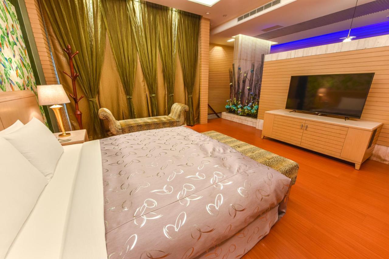 Purple Garden Motel Kaohsiung Exterior foto