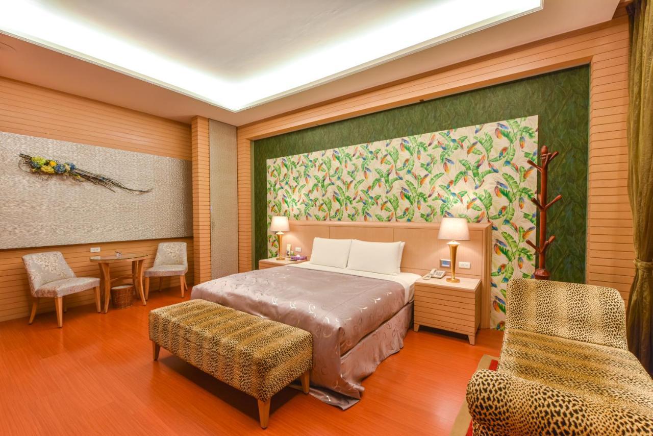 Purple Garden Motel Kaohsiung Exterior foto